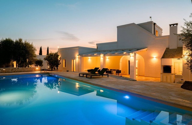 Luxuriöse villa mit pool zu vermieten in Apulien