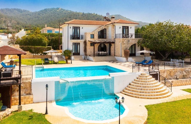 Villa Minoas - Vier Schlafzimmer Villa, Schläft 10