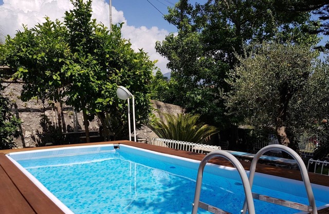 Tolle Aussicht der Villa, privater Pool und einfacher Zugang zum Garten, 1 km. von Ravello, Parkplatz