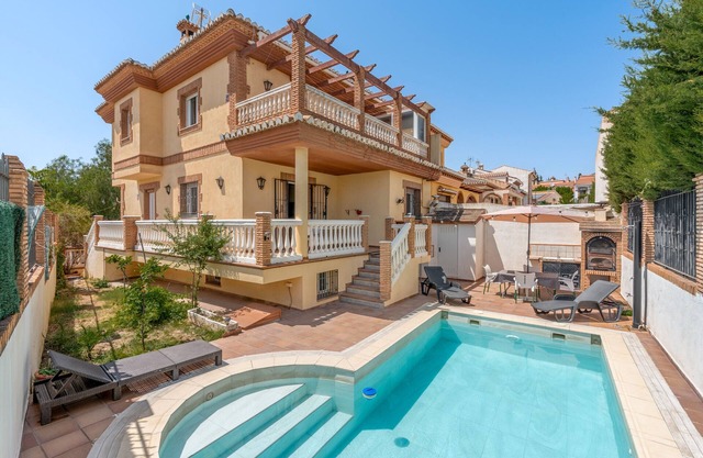 Villa 'Miriam' mit Bergblick, privatem Pool und WLAN