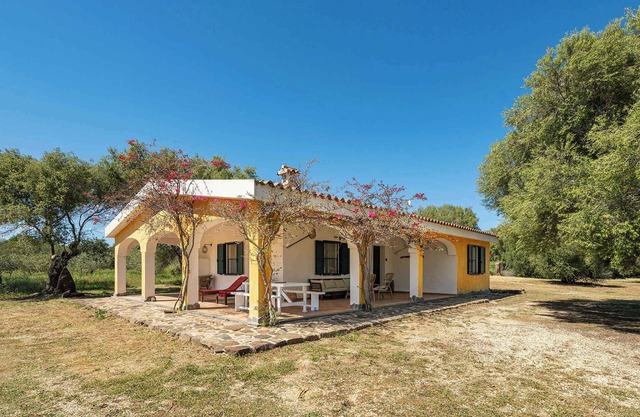 Villa mit Klimaanlage und Garten