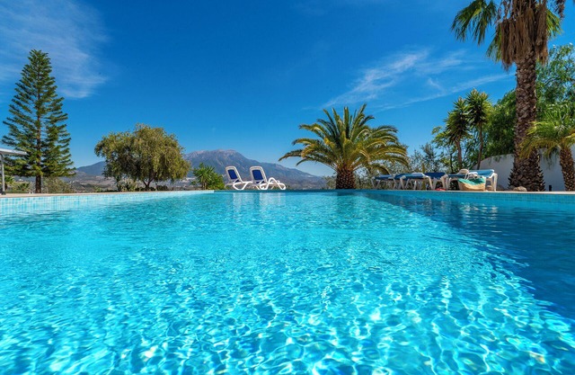 Villa Monterosa mit Blick auf den See und die Berge, Pool, Garten & WLAN