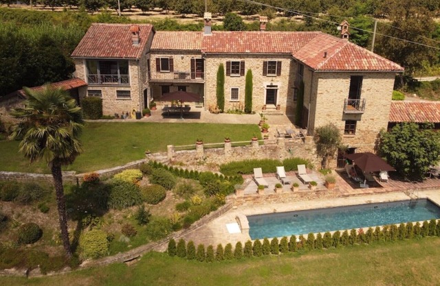 Villa near Alba, privat pool, the hideaway for food and winelovers