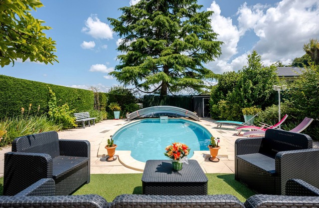 Villa Près Du Lac" mit Bergblick, privatem Pool und WLAN