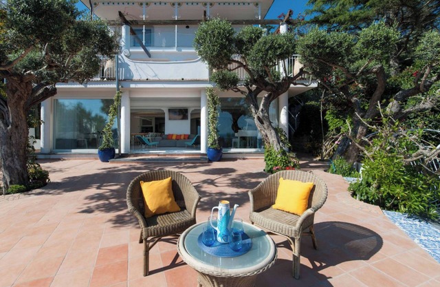 Villa Nerano mit Panoramablick auf das Meer von mehreren Ebenen der Terrassen