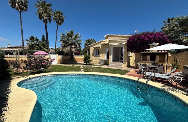 Villa Nido mit WLAN, 2 Schlafzimmer und privater Pool in Els Poblets bei Denia