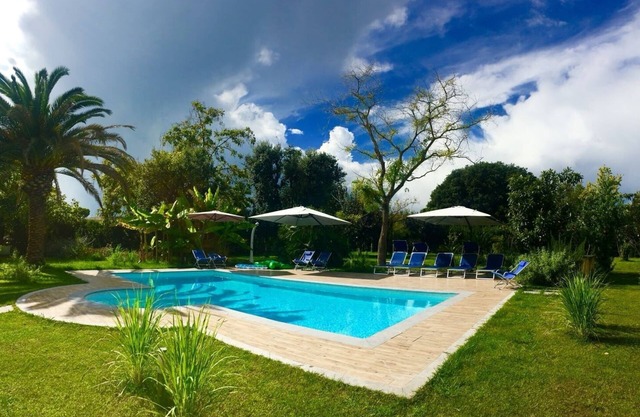 Villa Oase Schwimmbad und Park