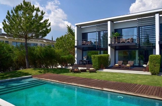 Villa 'Oasis' mit Gemeinschaftspool, Wi-Fi und Klimaanlage