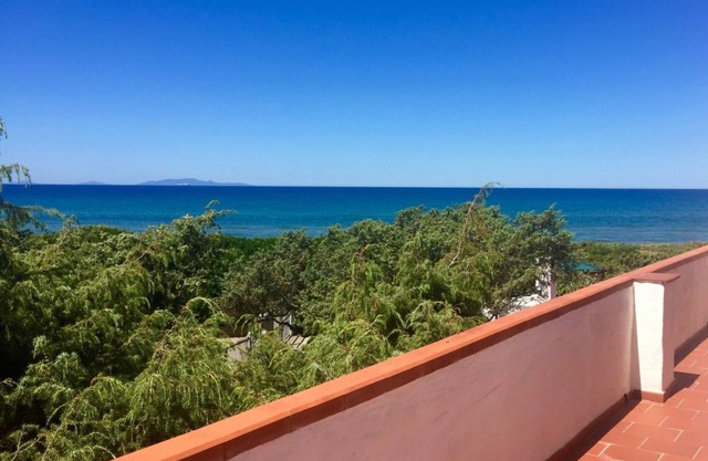 Villa Oleandro. Villa mit Garten 30 Meter vom Meer entfernt
