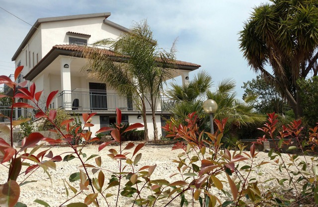 Villa auf zwei Ebenen, das Land „Sicana“