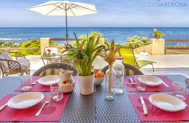 Villa am Ufer des Yachthafens von Sorso, 3 Schlafzimmer, Veranda mit Meerblick, Garten