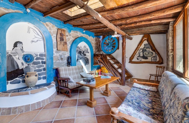 Villa 'Orgoai' mit Bergblick, WLAN und Klimaanlage