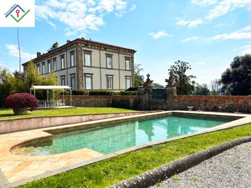 Villa Orlando Lux con Piscine Private a Lucca by TuscanyWeGo