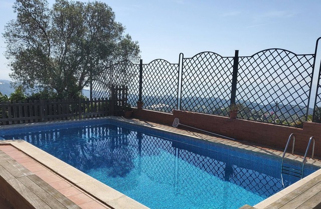 VIlla - panoramic sea views, great pool. 5 mins to beach in Sant Pol de Mar