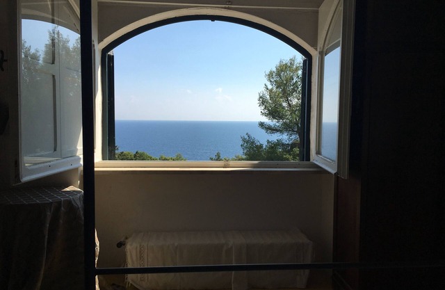Villa 'Panoramica A Castro' mit Meerblick, Wi-Fi und Klimaanlage