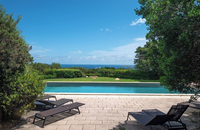 Villa 'Pantogia' with Sea View, Wi-Fi and Air Conditioning