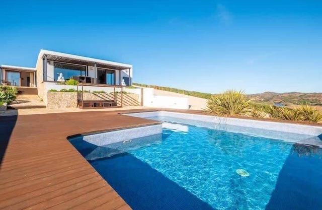 Villa Paraiso - Infinity pool with unique views
