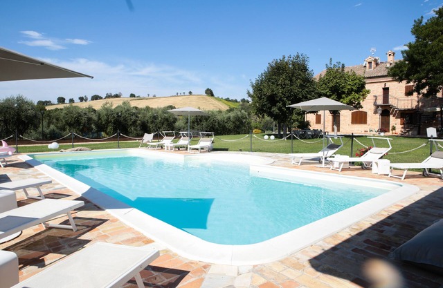 Villa Pedossa, Il Grano, App in Villa mit Pool 7 km von Senigallia, Marken