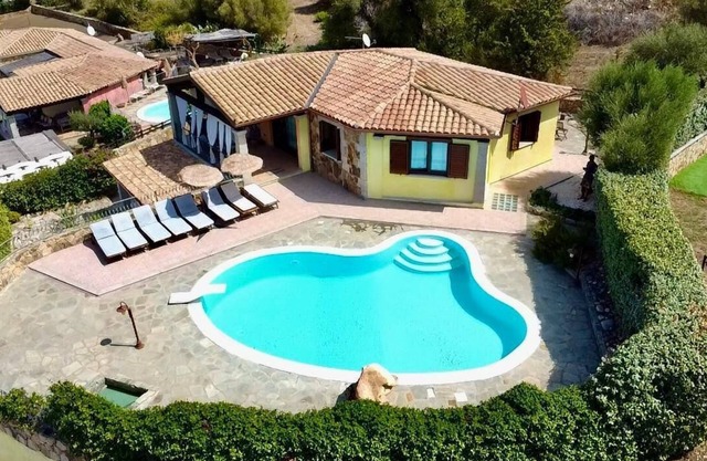 "VILLA PEONIA" MEERBLICK MIT PRIVATEM POOL UND GARTEN - AUTOS