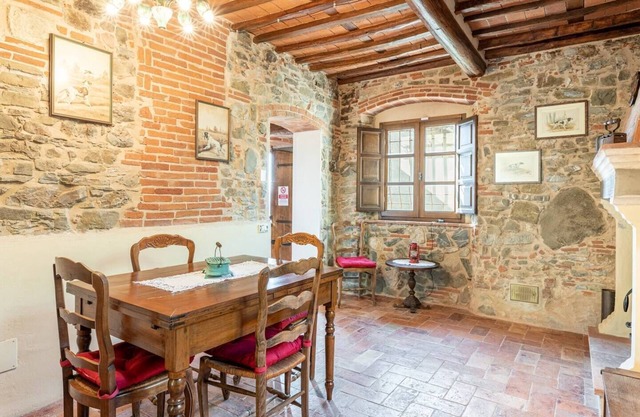 Villa Pera by Nicola Real Estate