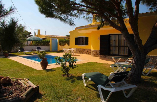 Charmante Villa mit privatem Garten und Pool in der Nähe von Quinta do Lago