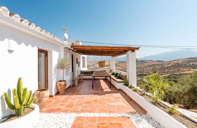 Villa 'Perruchena' mit Bergblick, Wi-Fi und Klimaanlage
