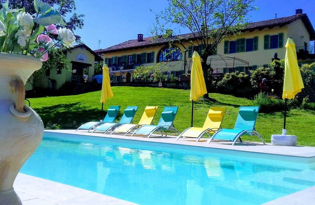 Villa "Piemonte" Pool & Whirlpool, AC, WLAN, BBQ, Slow Food & Peace❣