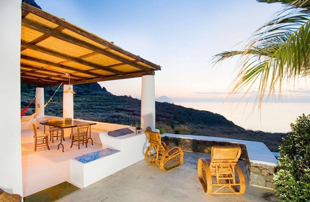 Villa Piera - Private villa in the Malfa Area