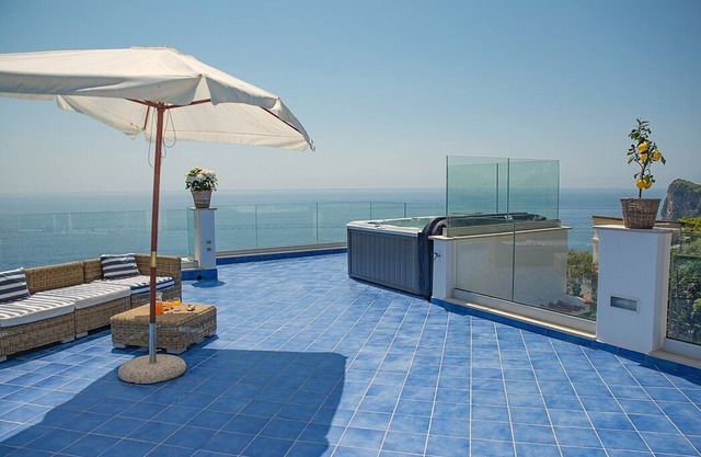 Villa Pindaro: A bright and sunny three-story villa which faces the sun and the sea, with Free WI-FI.