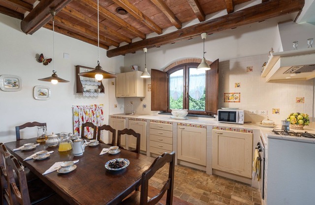 Villa Poggio with exclusive swimming pool a few km from the beaches in Tuscany