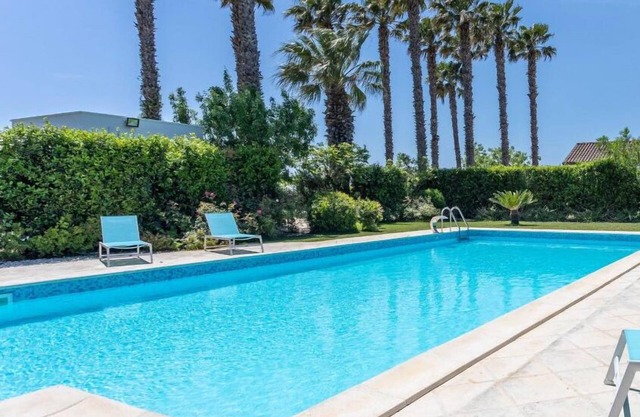 Villa Pompea with pool, with garden and terrace