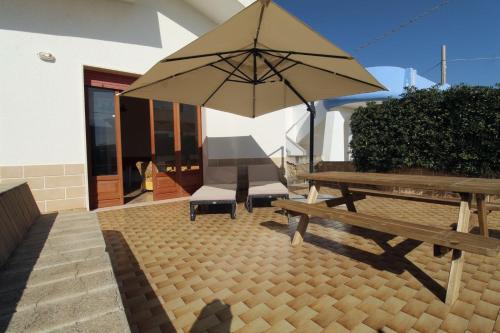 Villa Posto Rosso vista mare by Apulia Home