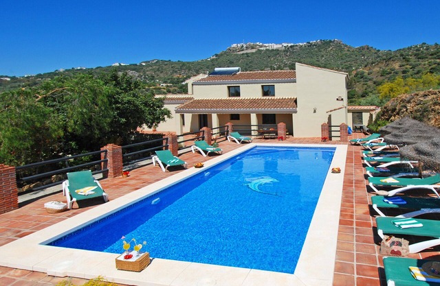 Villa Poyatos, 14 Personen, beheizter Pool, WLAN, haustierfreundlich, Meerblick