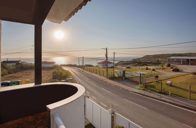 Villa 'Praia Azul Beach and Sun' mit Meerblick, Privatem Garten und Wi-Fi