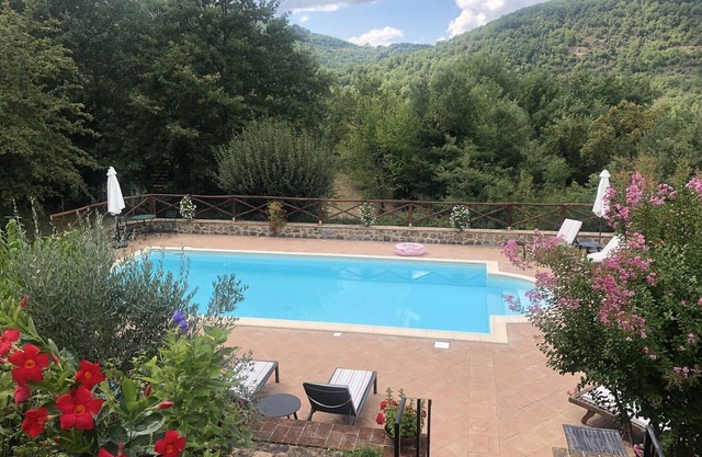 Villa Privater Pool Schöne Gdns & Ansichten Cortona Toskana / Umbrien Grenze 10
