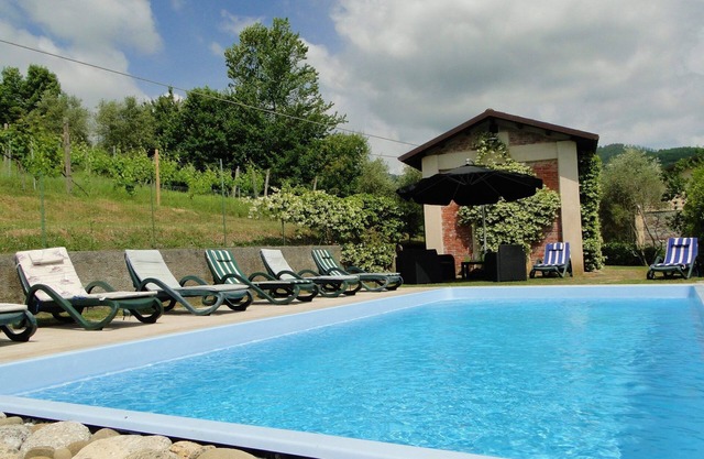 4 Schlafzimmer,3 Badezimmer. privater Pool, wifi, zum Restaurant gehen, A/C inkl