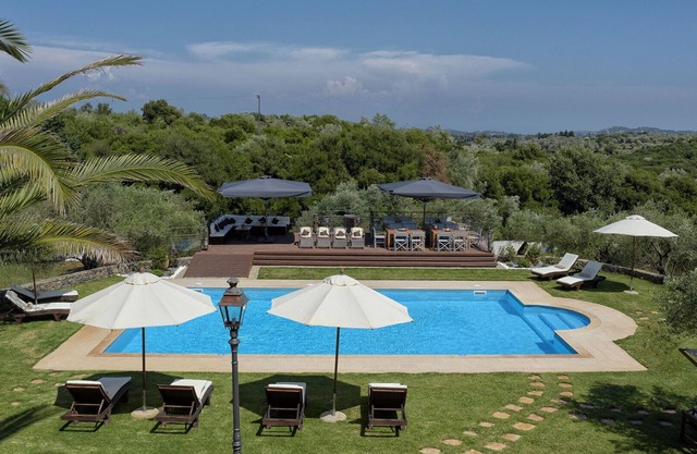 Villa Privilege mit Tennisplatz und beheiztem Außen- und Innenpool (8 Personen)