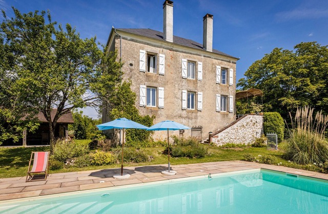 Villa Puymerle – Authentisches Landhaus in der Corrèze mit Pool und Panoramablick