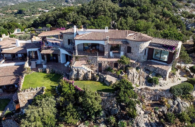 Villa 'Quercia' mit Meerblick, Privatem Pool und Klimaanlage