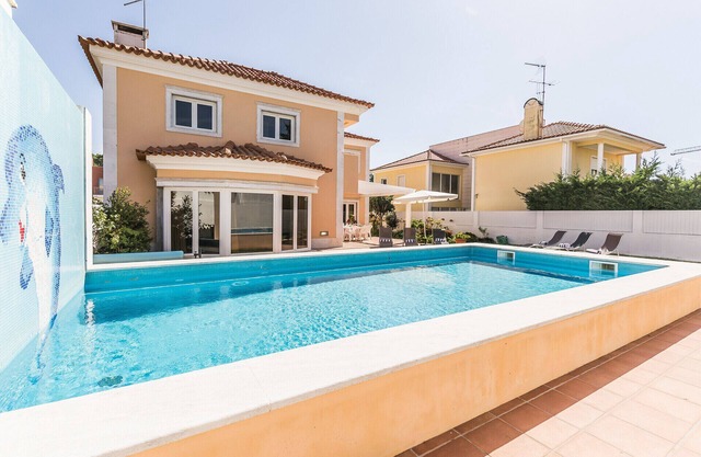 Wunderbare Villa mit Pool, nur 800 Meter vom Meer entfernt!