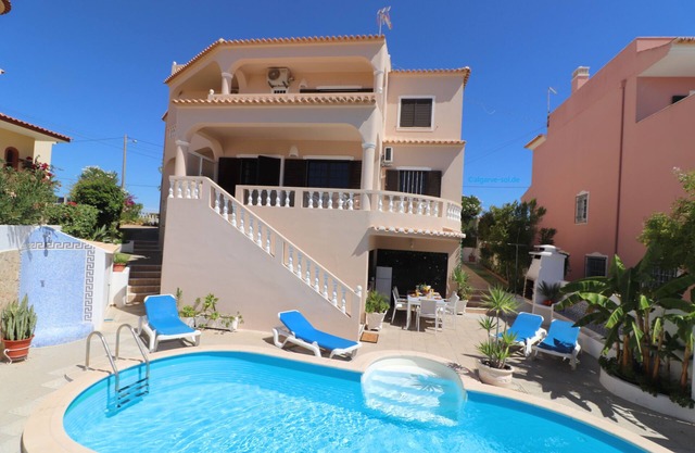 Villa 'Quinta Do Sol' mit Meerblick, Privatem Pool und WLAN