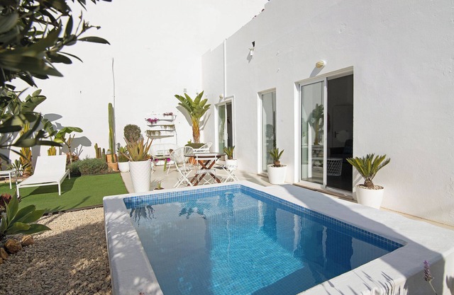 Villa Rafa mit privatem Pool, Garten, WLAN und Klimaanlage
