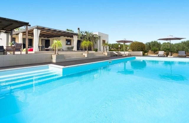 Villa Raggera - Private villa with pool near Noto