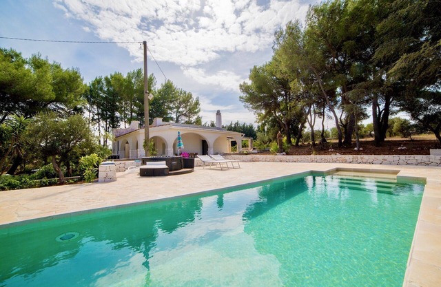 Charmante Villa im Herzen der italienischen Landschaft mit Pool und Whirlpool