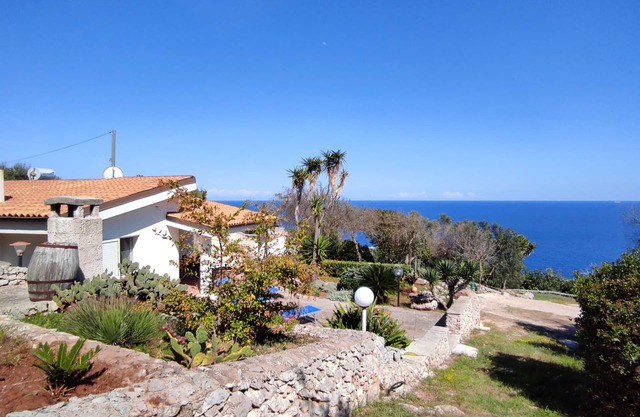 Villa Resta - Ampio Giardino e Splendida Vista Mare Panoramica