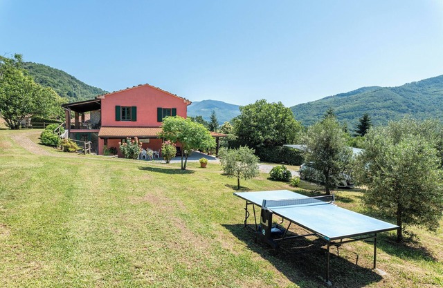 Villa 'Rifugio Arcobaleno' mit Bergblick, beheiztem Pool und WLAN