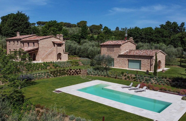 Villa in Foiano Della Chiana mit 6 Schlafzimmern 16 Schlafplätzen
