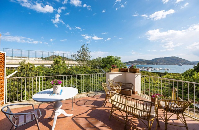Villa Rispoli by NapoliApartments