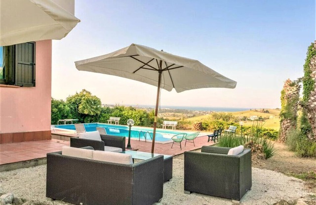 Villa rosé - nature sea view
