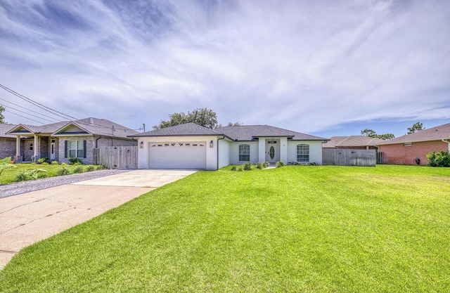 Villa Rosa: Modern Oasis Retreat
